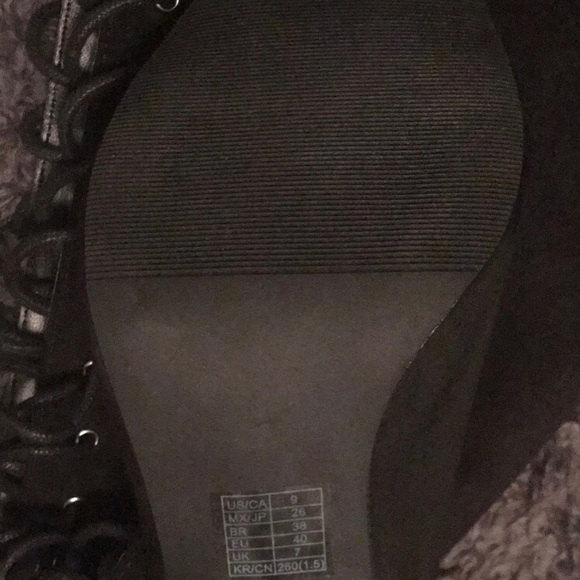 Black knee high boots - Picture 3 of 3